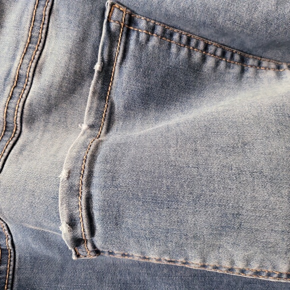 Jeans - Picture 7 of 9